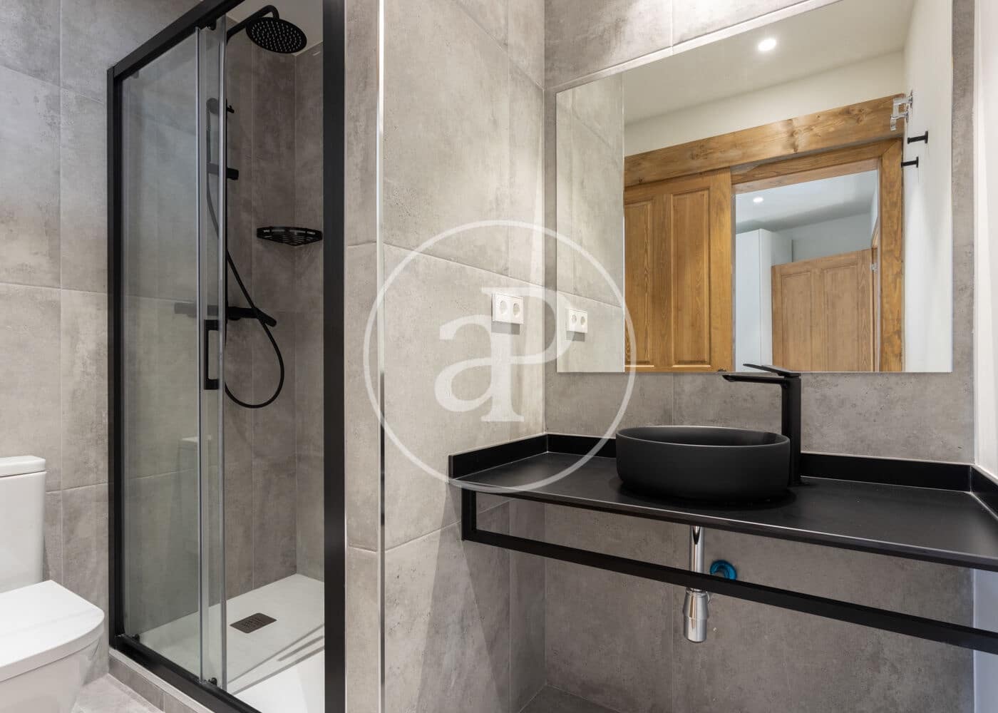 3 soveværelse Lejlighed til leje i Barcelona by - € 2.500 (Ref: 9261858)