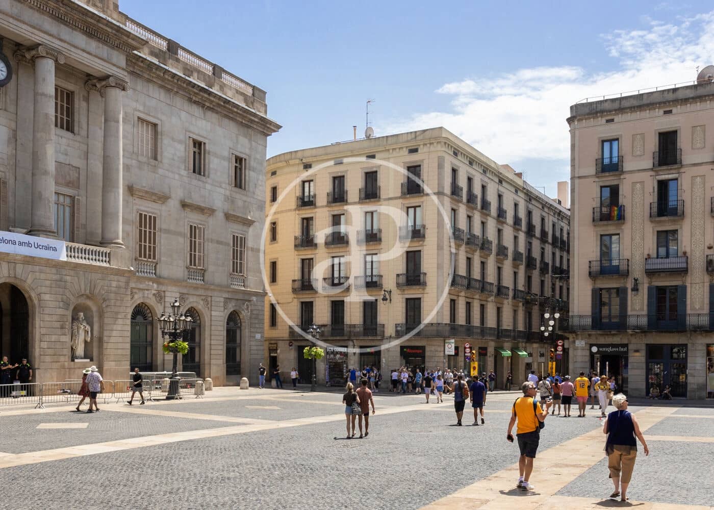 3 soveværelse Lejlighed til leje i Barcelona by - € 2.500 (Ref: 9261858)