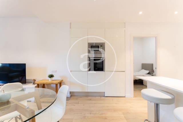 3 bedroom Apartment for rent in La Sagrada Família, Barcelona city - € 2,350 (Ref: 9262558)