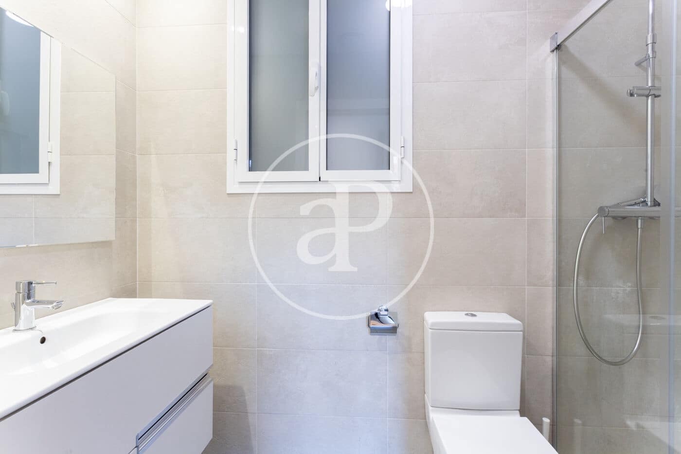 3 bedroom Apartment for rent in Barcelona city - € 2,350 (Ref: 9262558)