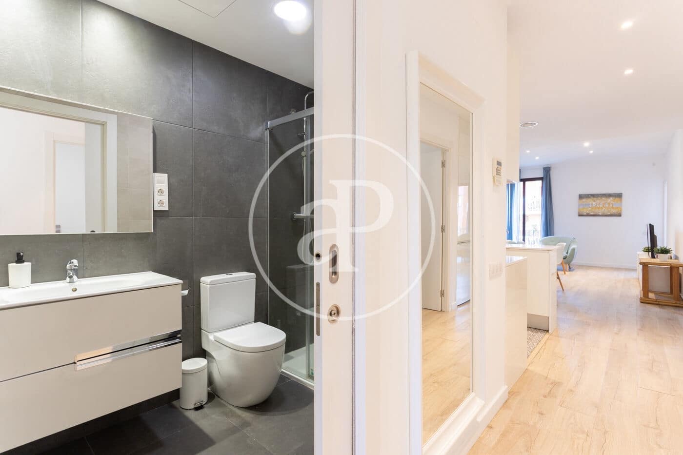 3 bedroom Apartment for rent in Barcelona city - € 2,350 (Ref: 9262558)