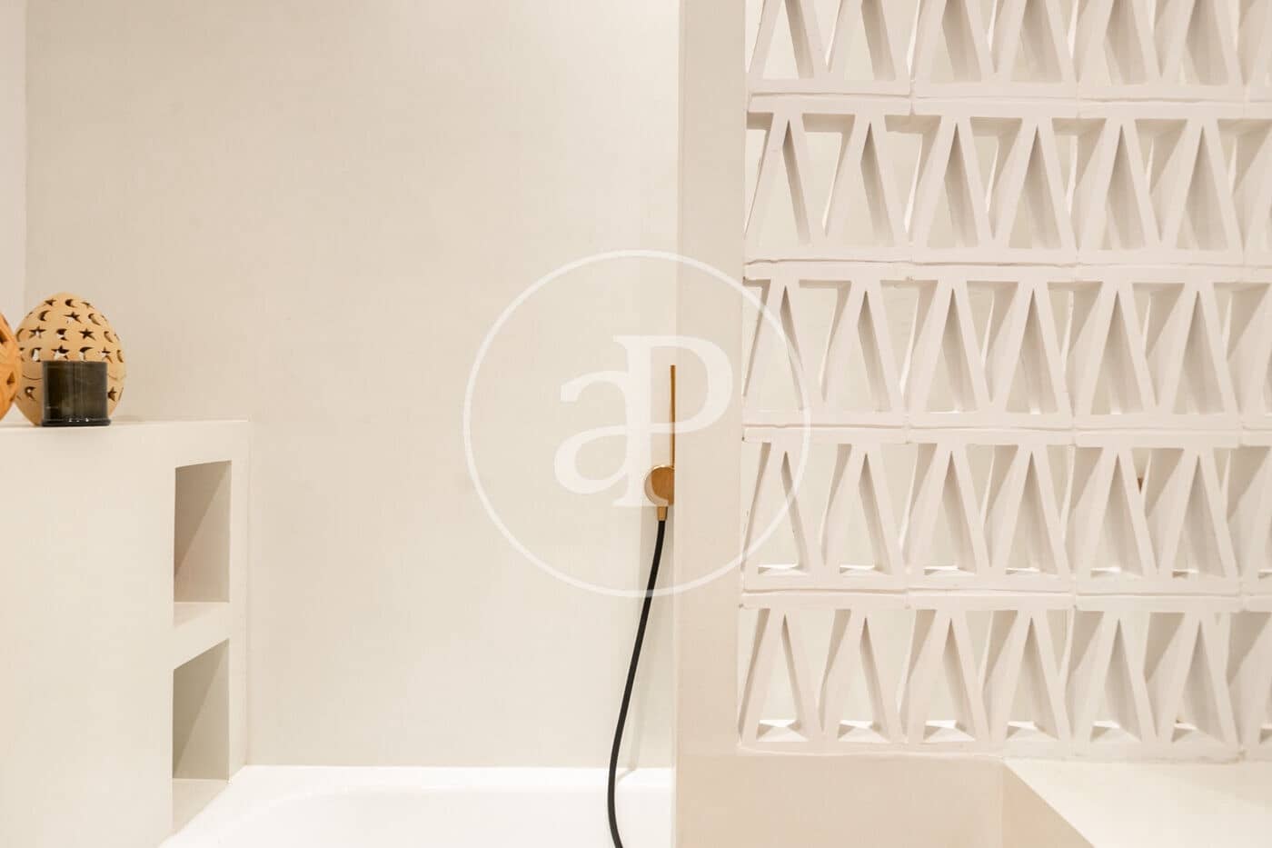 2 soverom Leilighet til leie i Barcelona by - € 2 200 (Ref: 9271461)