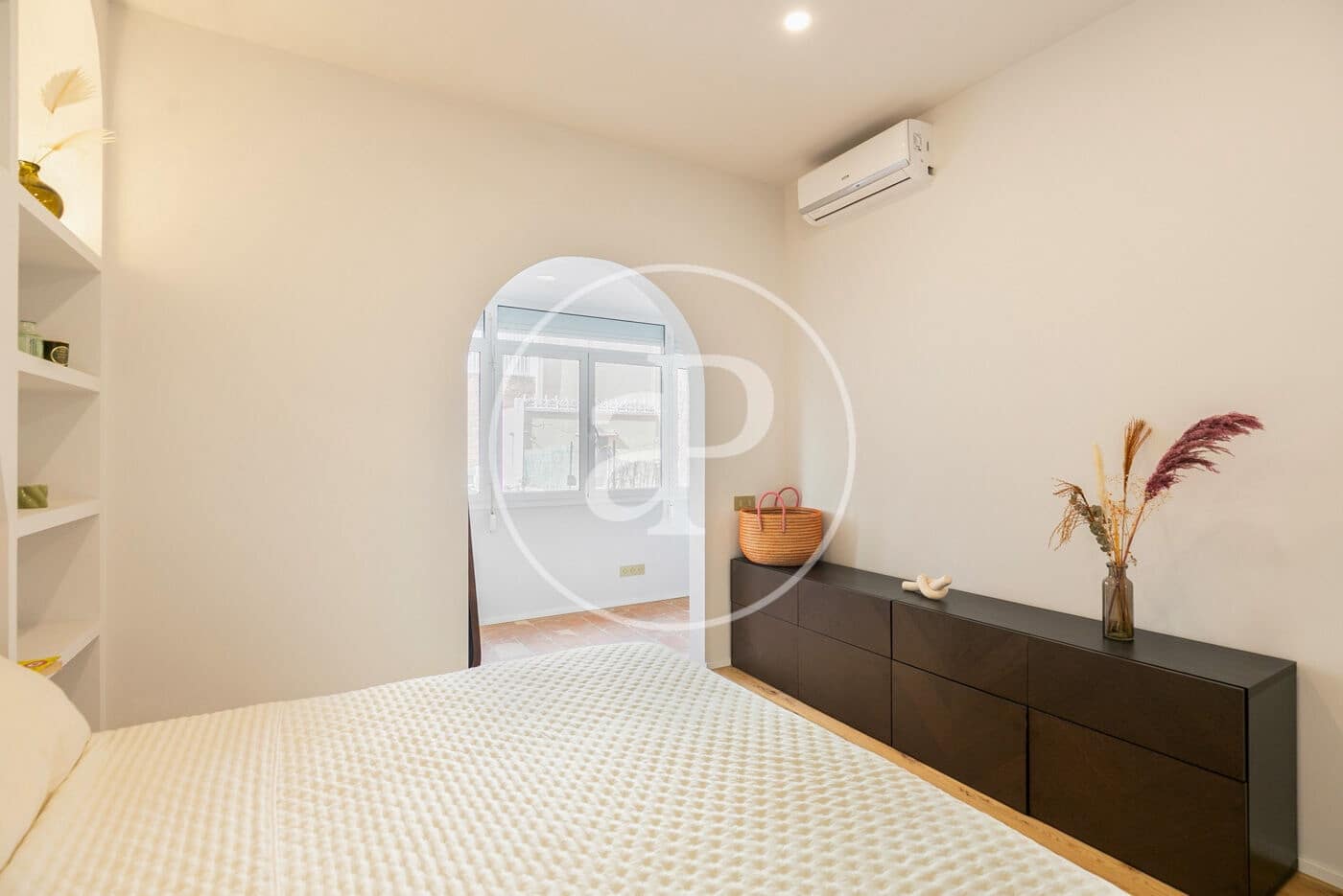 2 soverom Leilighet til leie i Barcelona by - € 2 200 (Ref: 9271461)