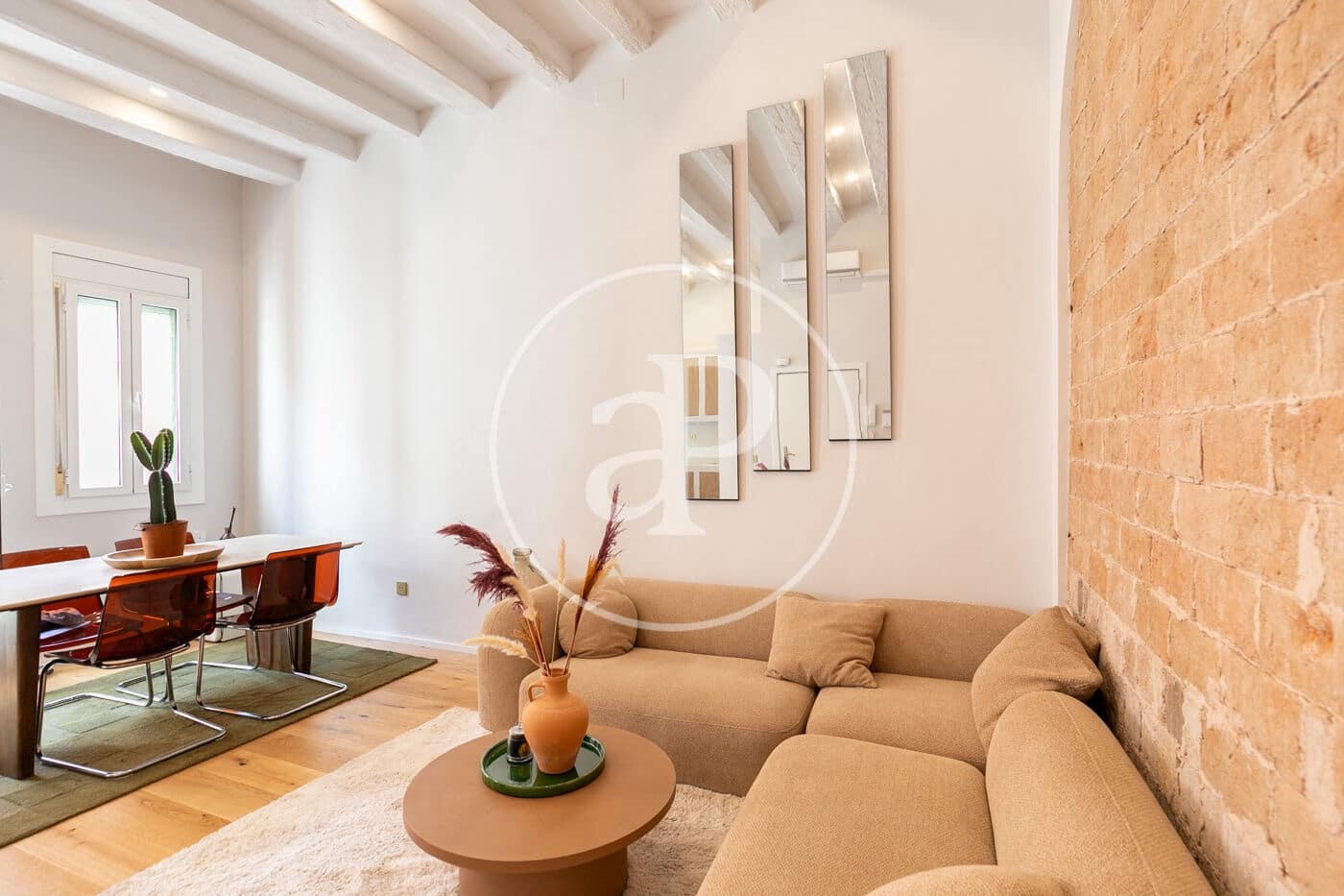 2 soverom Leilighet til leie i Barcelona by - € 2 200 (Ref: 9271461)