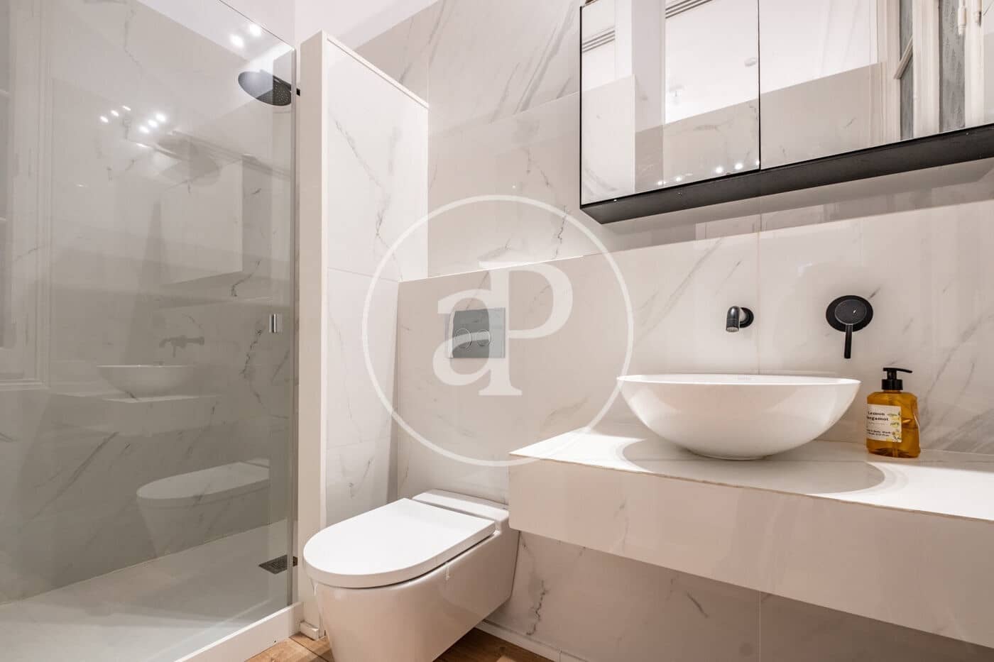 Appartement de 2 chambres à louer à Barcelone ville - 3 146 € (Ref: 9272581)