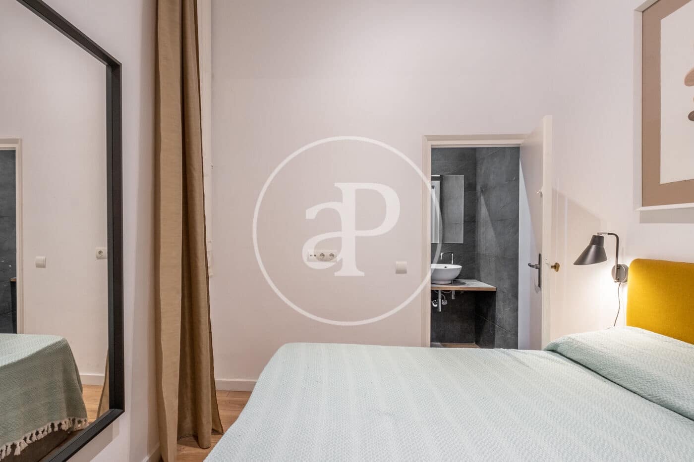 Appartement de 2 chambres à louer à Barcelone ville - 3 146 € (Ref: 9272581)