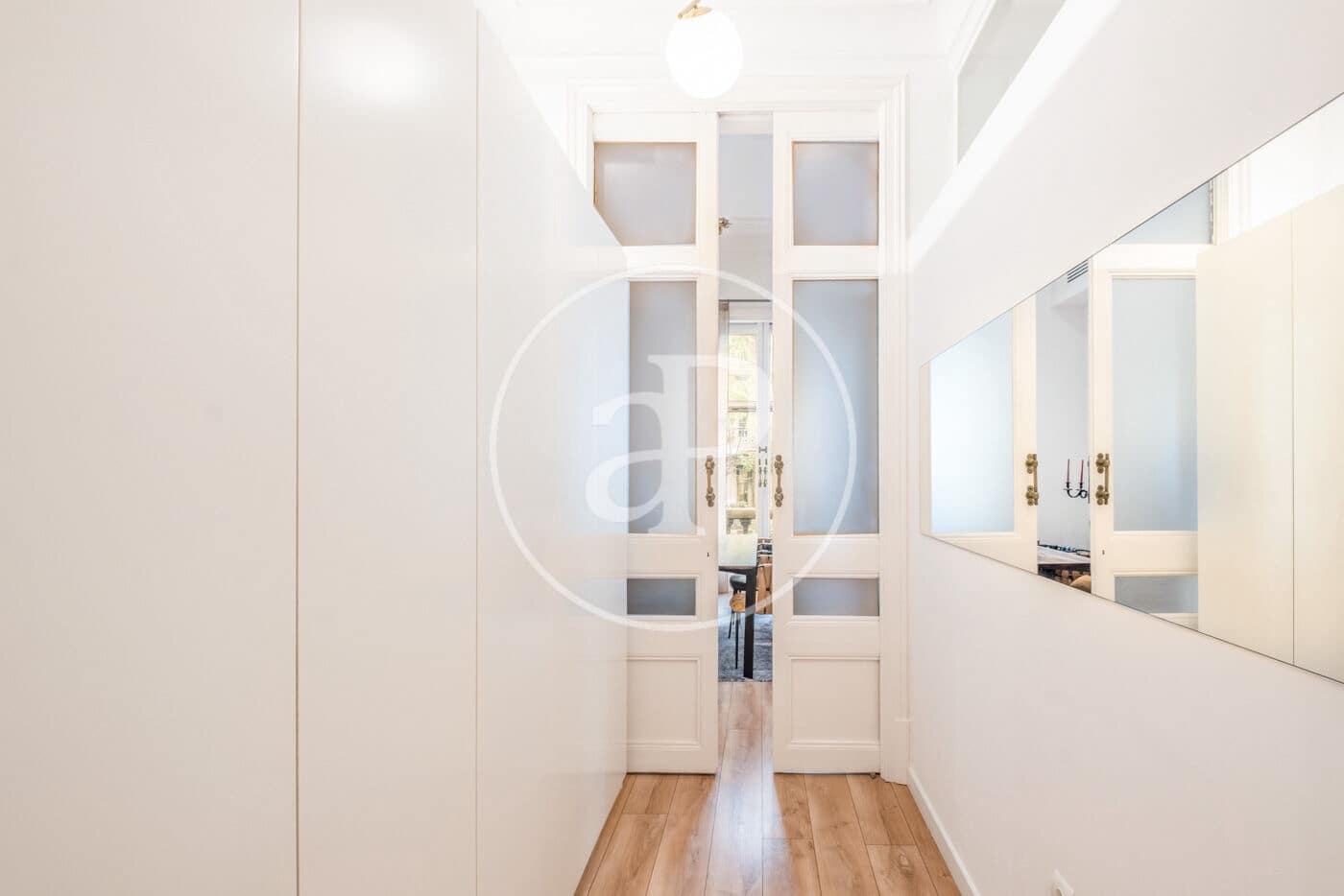 Appartement de 2 chambres à louer à Barcelone ville - 3 146 € (Ref: 9272581)