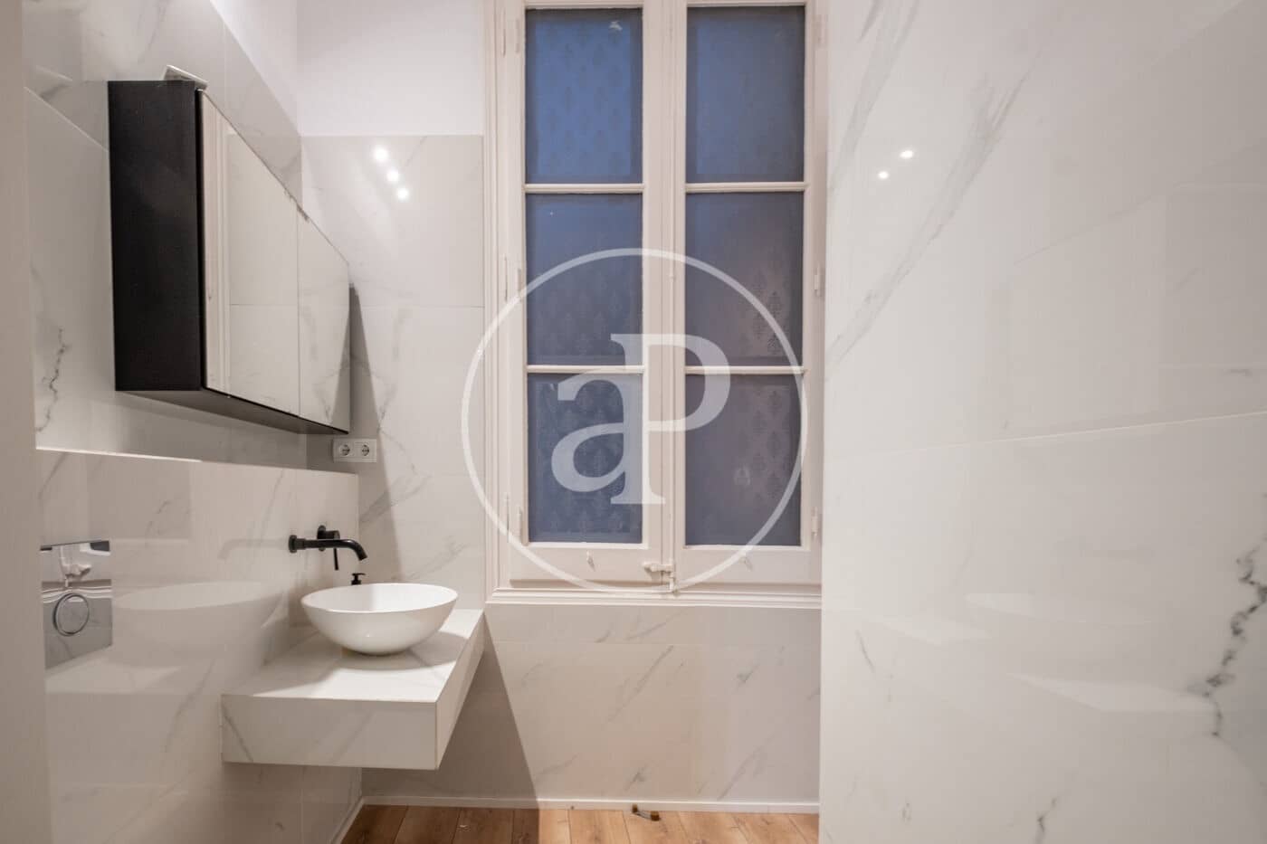 Appartement de 2 chambres à louer à Barcelone ville - 3 146 € (Ref: 9272581)