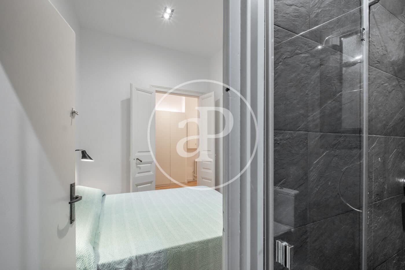 Appartement de 2 chambres à louer à Barcelone ville - 3 146 € (Ref: 9272581)