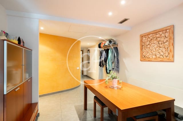3 bedroom Apartment for sale in La Sagrada Família, Barcelona city - € 520,000 (Ref: 9276307)