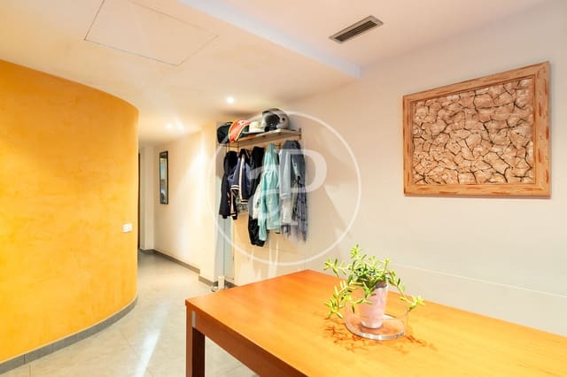 3 bedroom Apartment for sale in La Sagrada Família, Barcelona city - € 520,000 (Ref: 9276307)