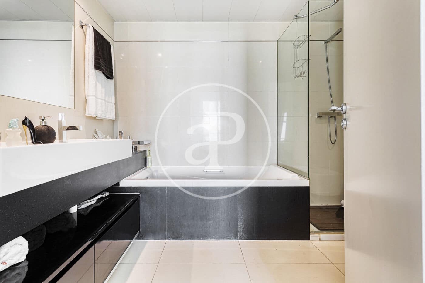 3 sypialnia Apartament na sprzedaż w Miasto Barcelona z basenem - 1 850 000 € (Ref: 9276309)