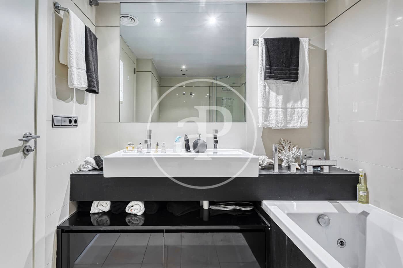 3 sypialnia Apartament na sprzedaż w Miasto Barcelona z basenem - 1 850 000 € (Ref: 9276309)