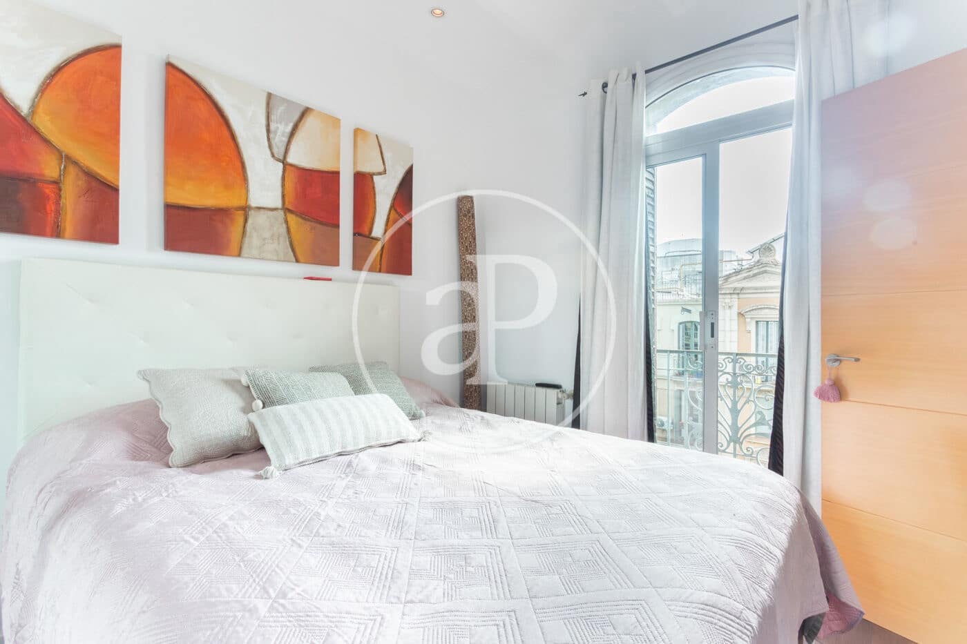2 bedroom Apartment for rent in Barcelona city - € 1,850 (Ref: 9301030)