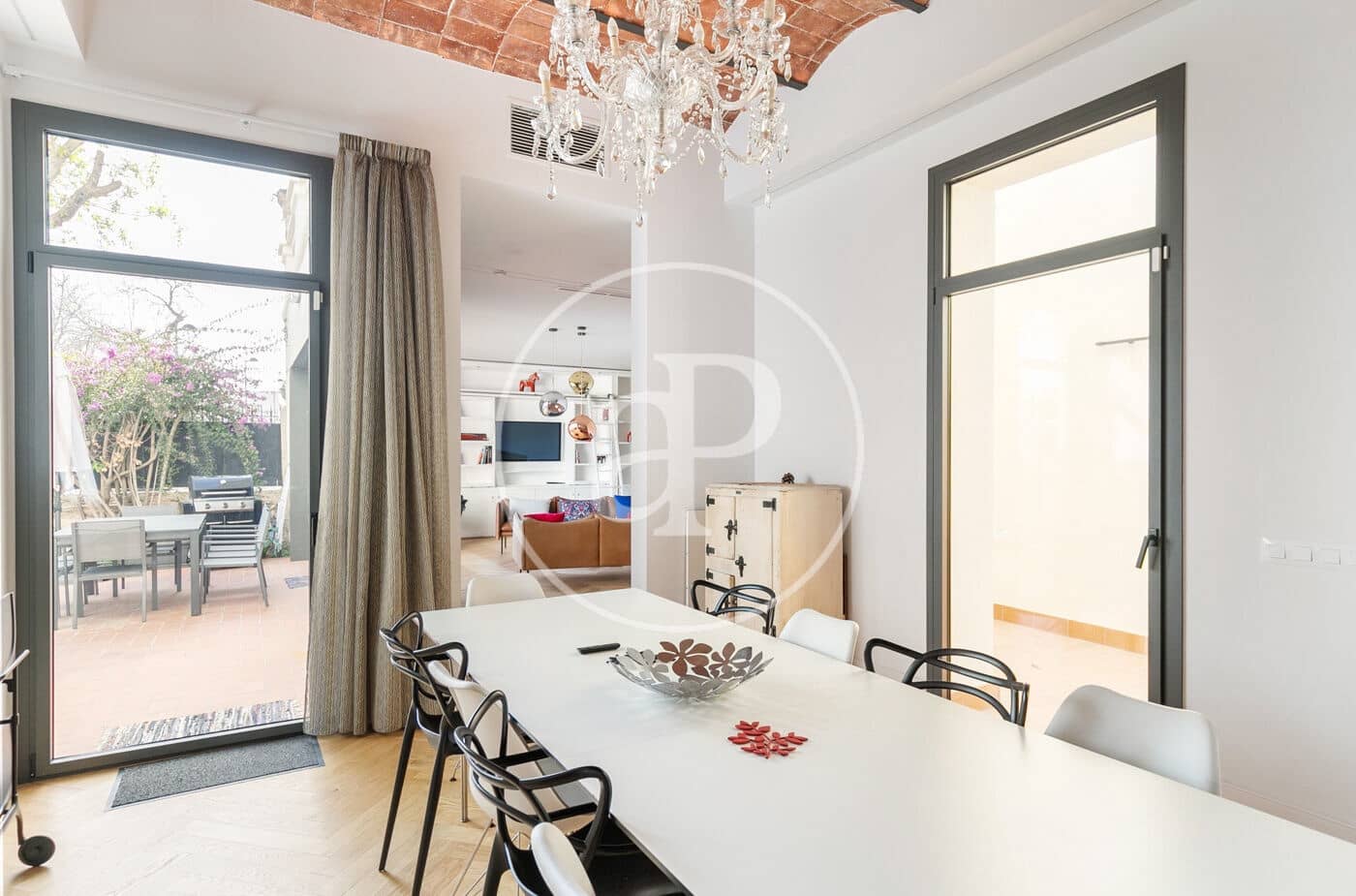 5 soveværelse Villa til leje i Barcelona by med swimmingpool - € 8.000 (Ref: 9301032)