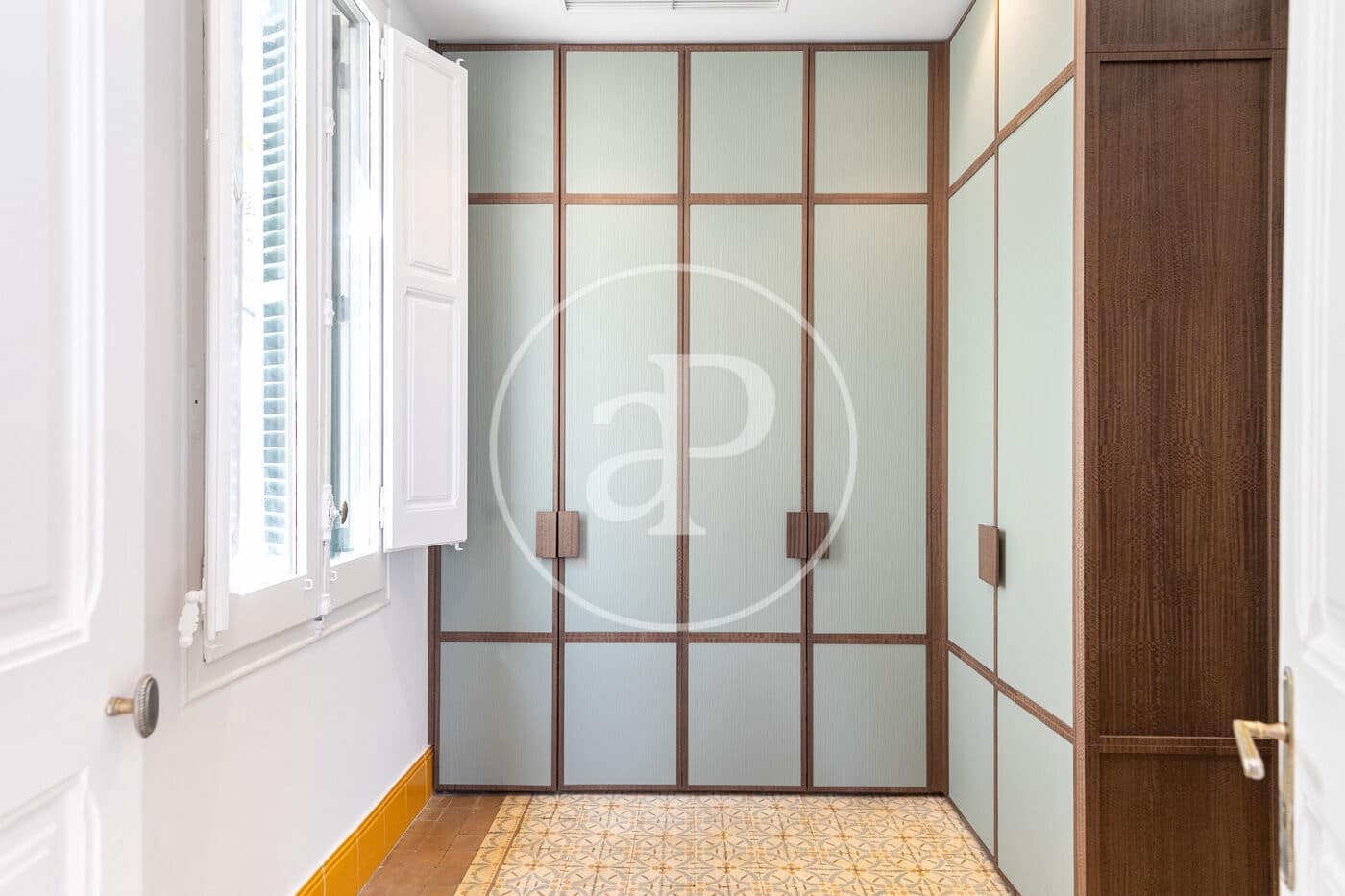 5 soveværelse Villa til leje i Barcelona by med swimmingpool - € 8.000 (Ref: 9301032)