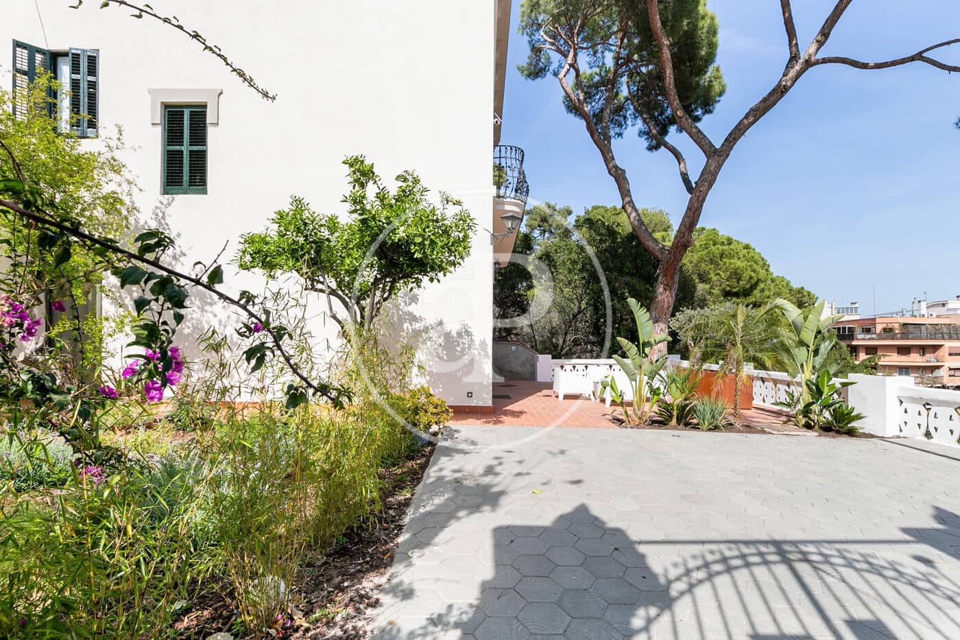 5 soveværelse Villa til leje i Barcelona by med swimmingpool - € 8.000 (Ref: 9301032)