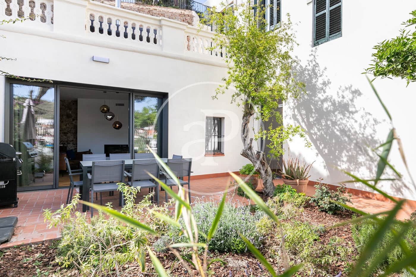5 soveværelse Villa til leje i Barcelona by med swimmingpool - € 8.000 (Ref: 9301032)