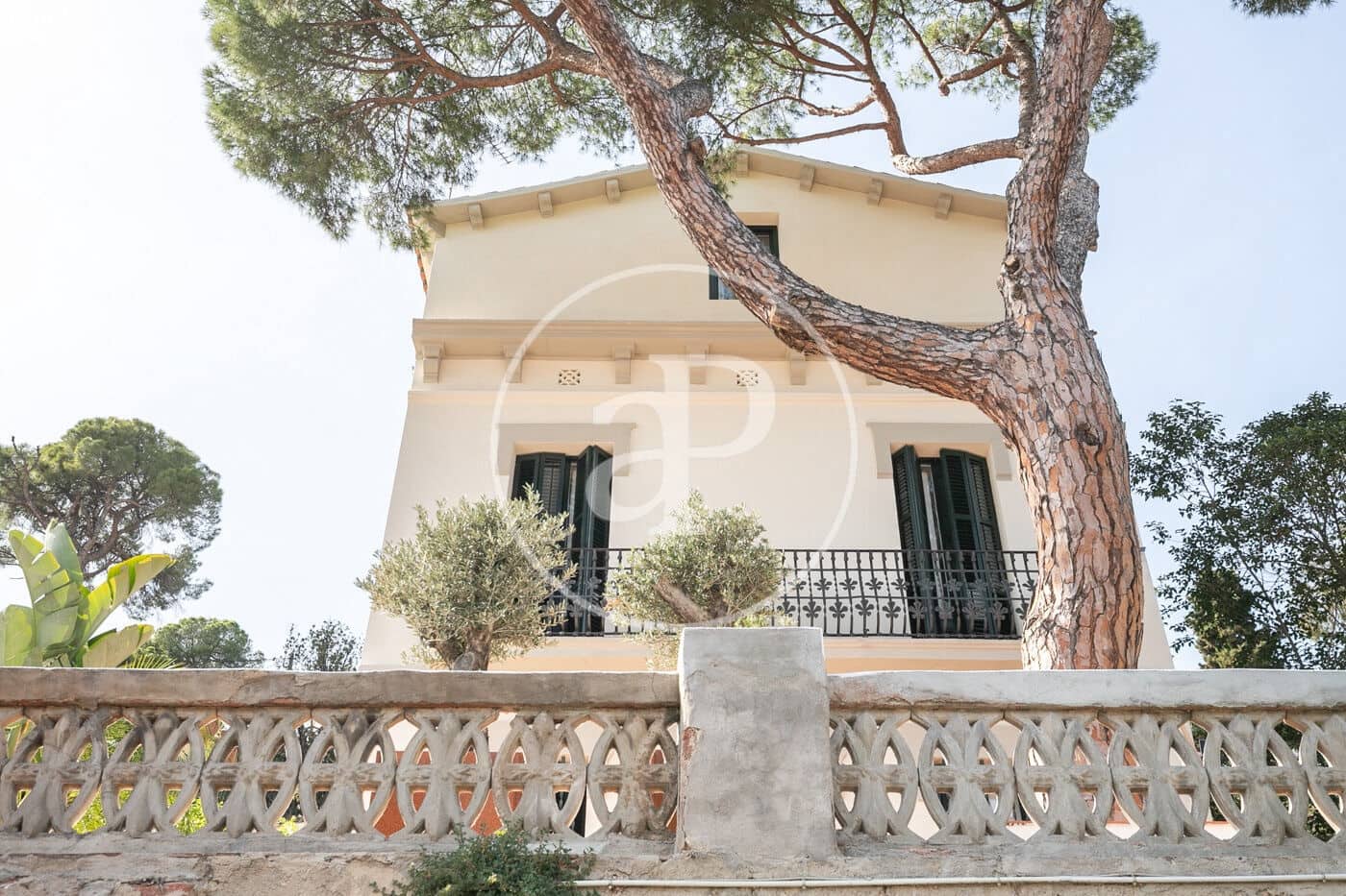 5 soveværelse Villa til leje i Barcelona by med swimmingpool - € 8.000 (Ref: 9301032)