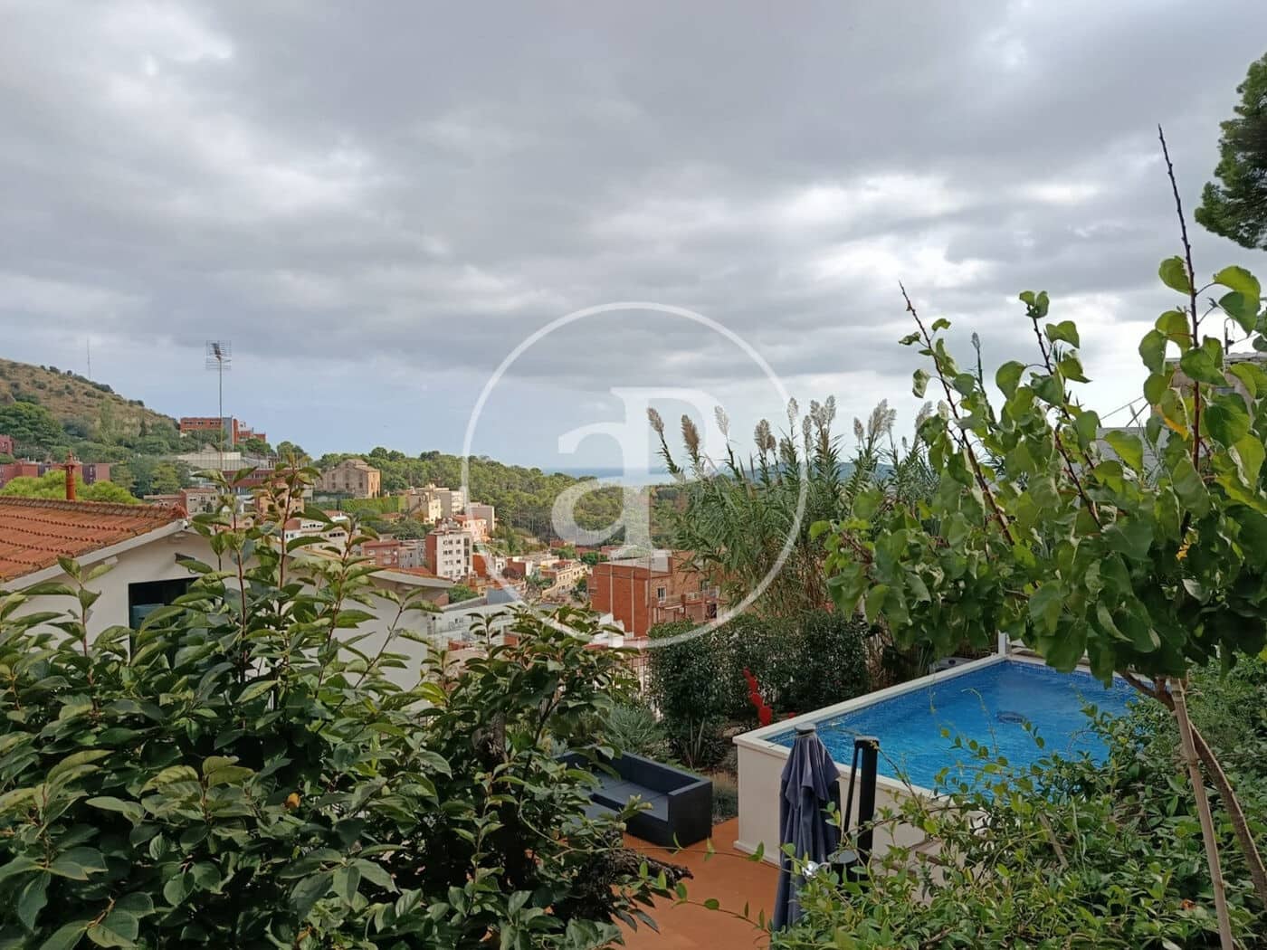 5 soveværelse Villa til leje i Barcelona by med swimmingpool - € 8.000 (Ref: 9301032)