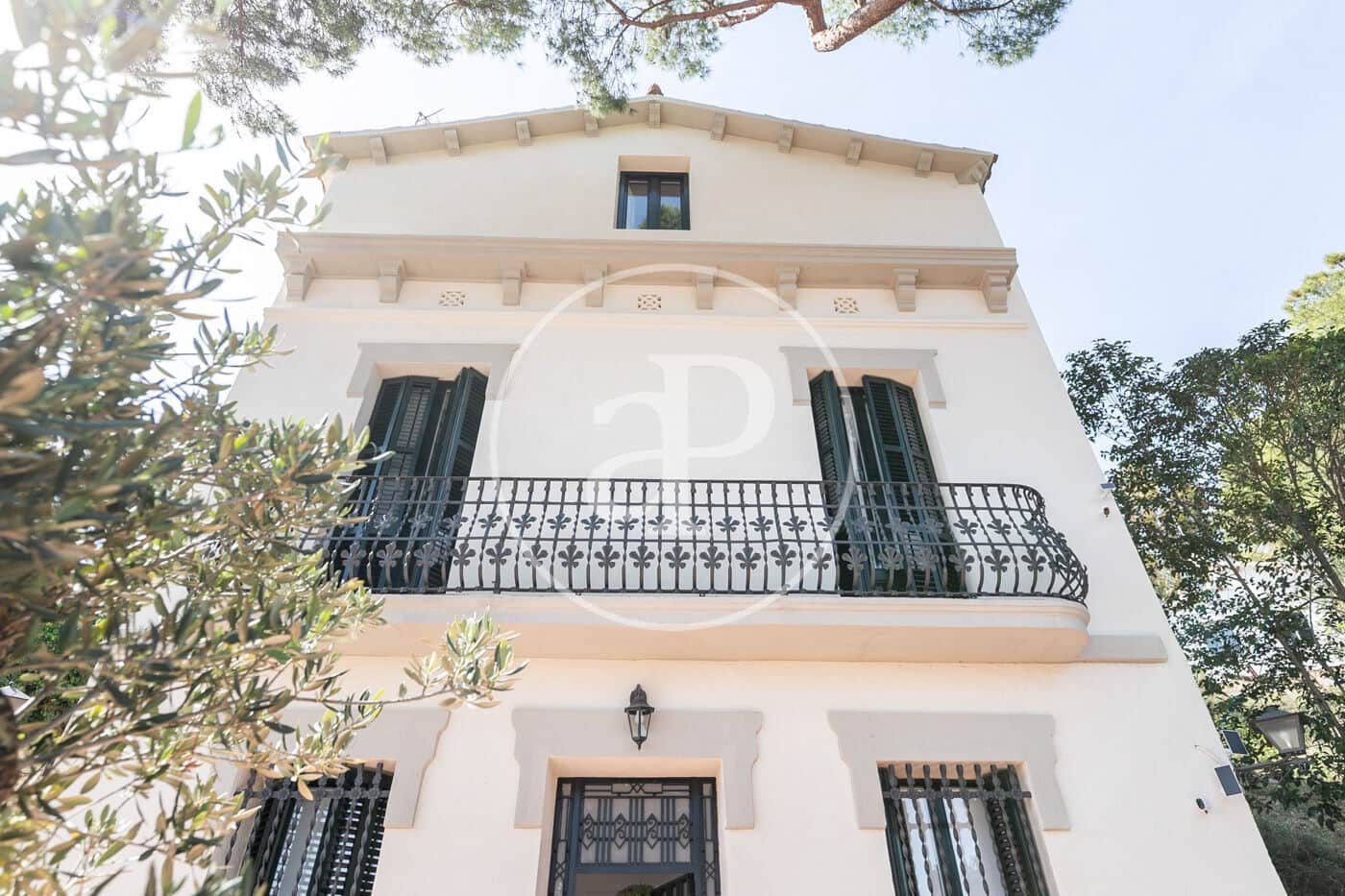 5 soveværelse Villa til leje i Barcelona by med swimmingpool - € 8.000 (Ref: 9301032)