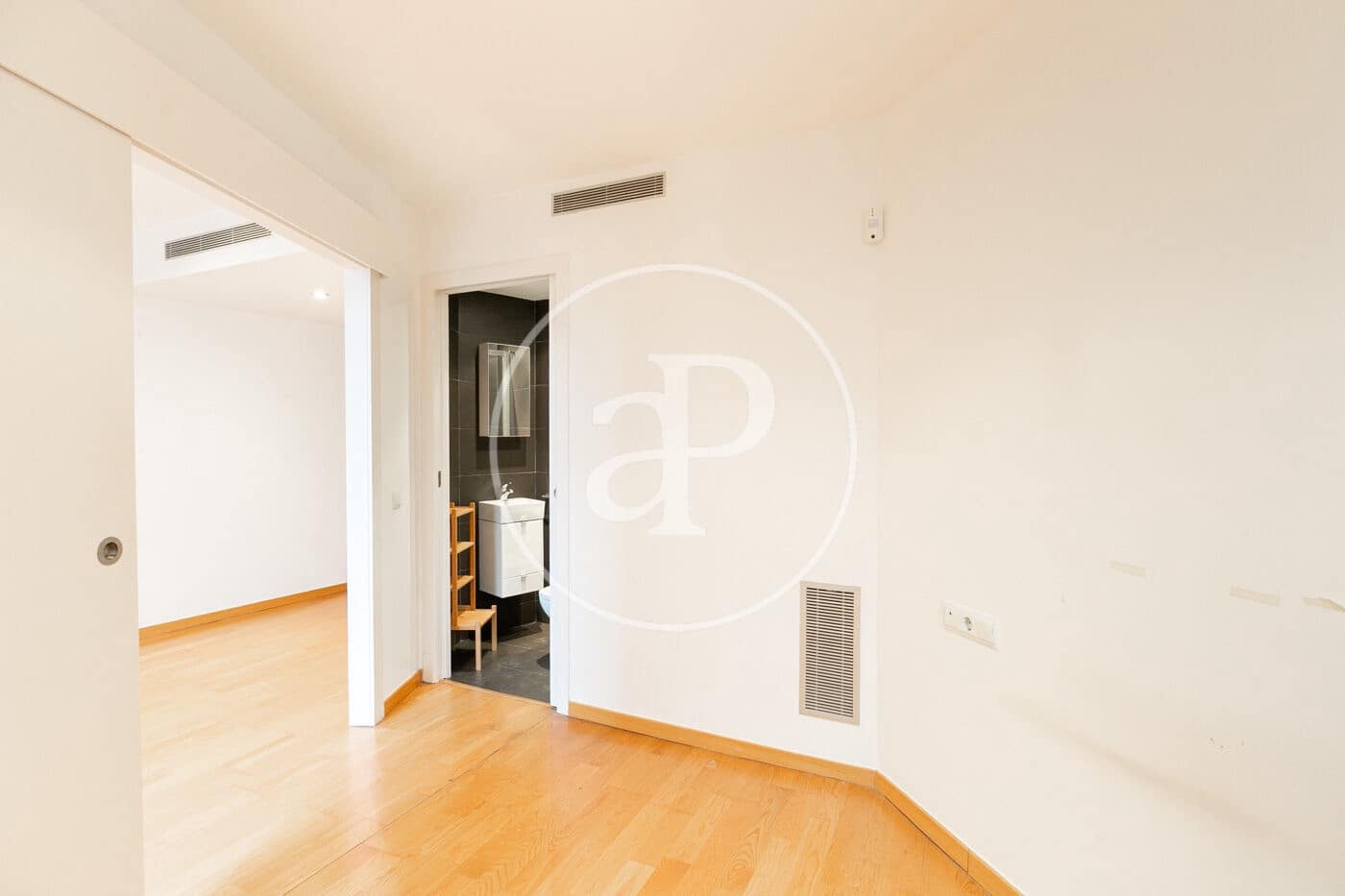 2 soveværelse Penthouse til salg i Barcelona by - € 665.000 (Ref: 9303510)