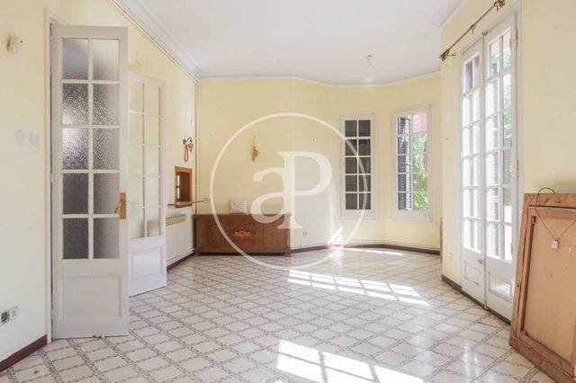 3 bedroom Villa for sale in Sant Just Desvern with garage - € 1,490,000 (Ref: 9303512)