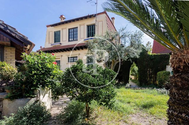 3 bedroom Villa for sale in Sant Just Desvern with garage - € 1,490,000 (Ref: 9303512)