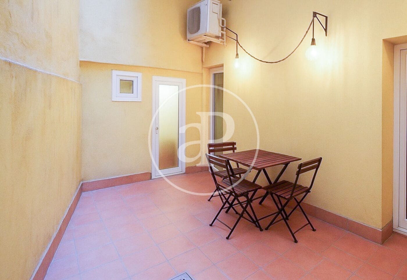 2 bedroom Apartment for sale in Barcelona city - € 345,000 (Ref: 9303513)