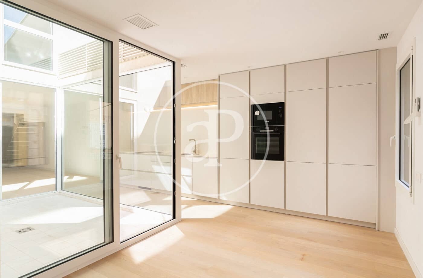 4 makuuhuone Kattohuoneisto myytävänä paikassa Barcelona kaupunki - 890 000 € (Ref: 9303516)