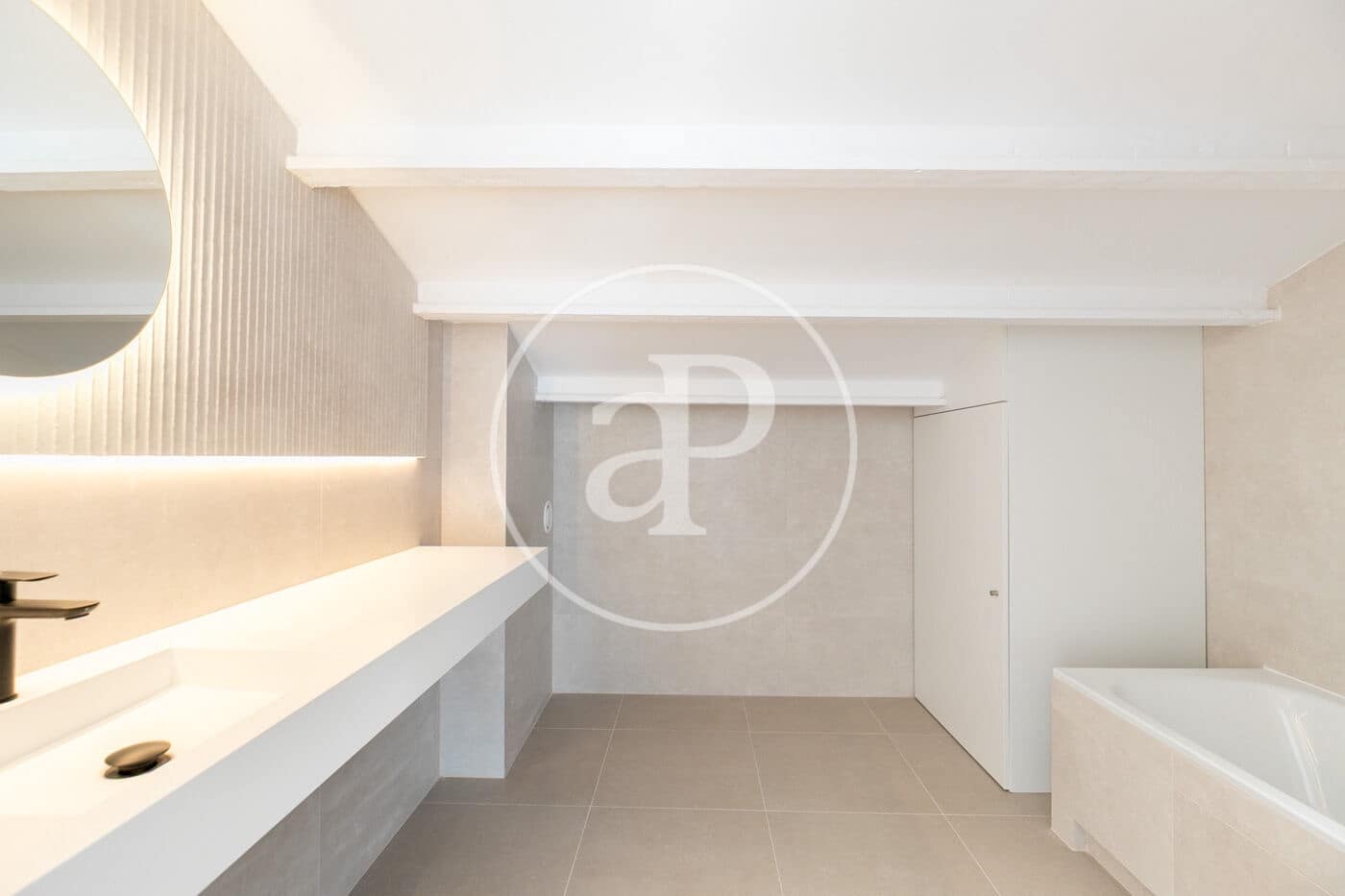 4 makuuhuone Kattohuoneisto myytävänä paikassa Barcelona kaupunki - 890 000 € (Ref: 9303516)