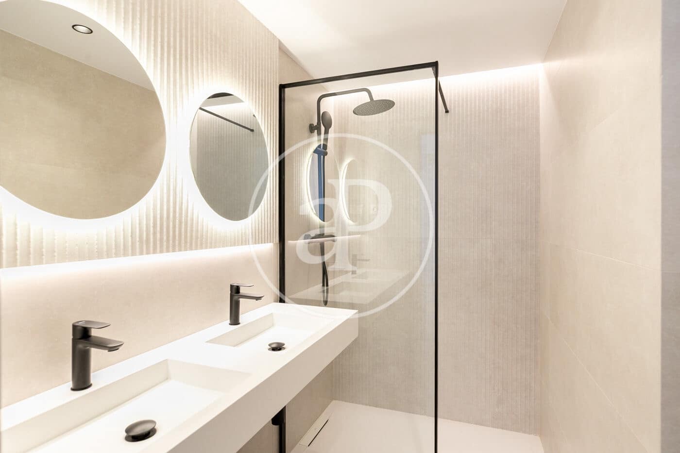 4 makuuhuone Kattohuoneisto myytävänä paikassa Barcelona kaupunki - 890 000 € (Ref: 9303516)