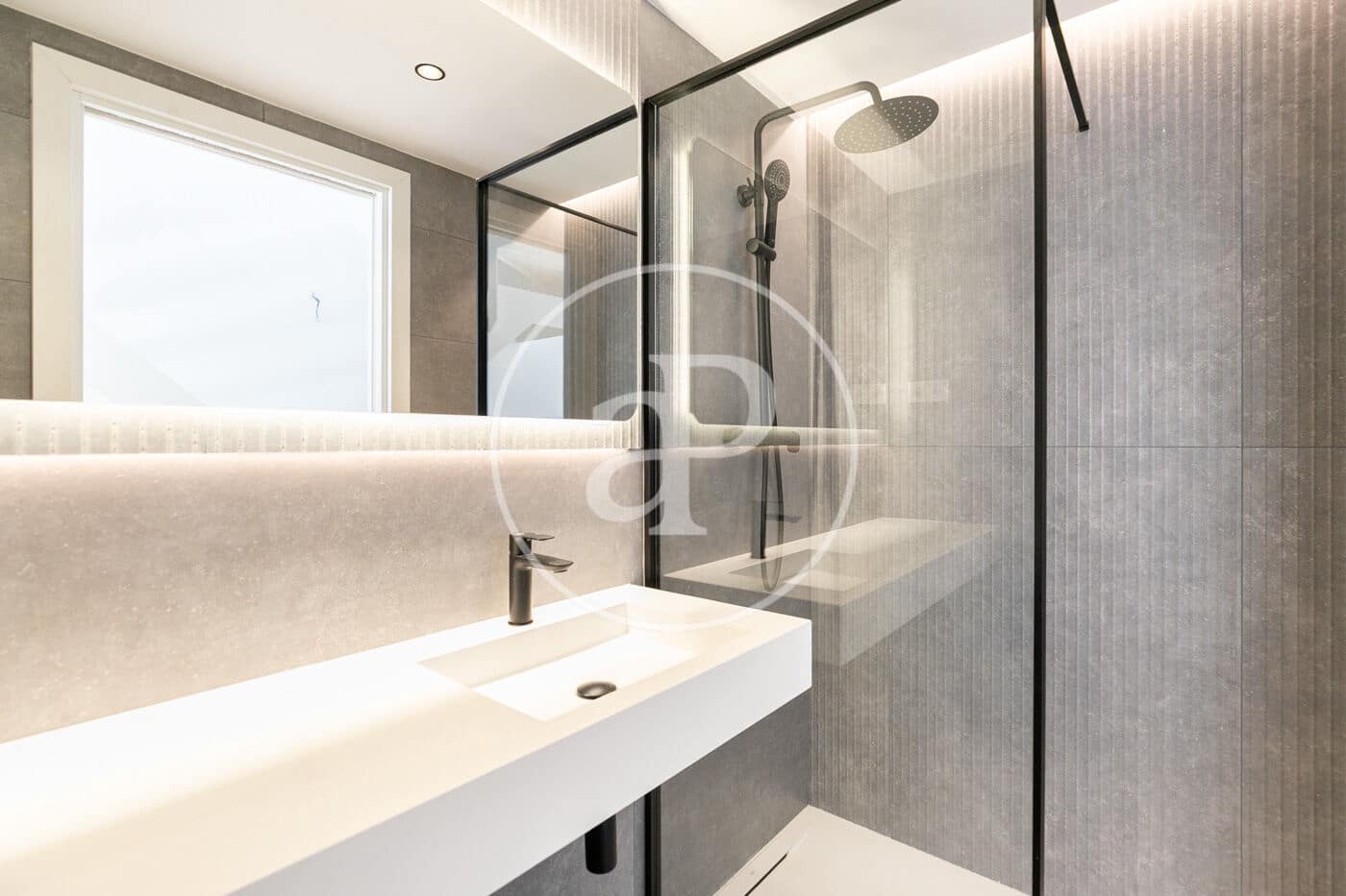 4 makuuhuone Kattohuoneisto myytävänä paikassa Barcelona kaupunki - 890 000 € (Ref: 9303516)