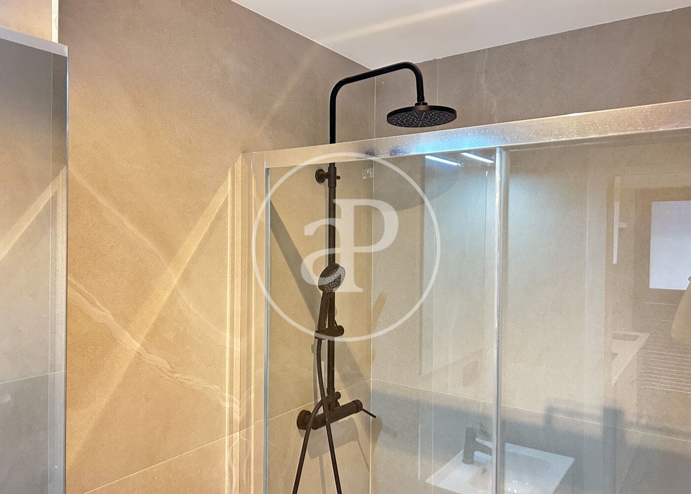 1 sypialnia Willa do wynajęcia w Miasto Barcelona - 1 300 € (Ref: 9303517)