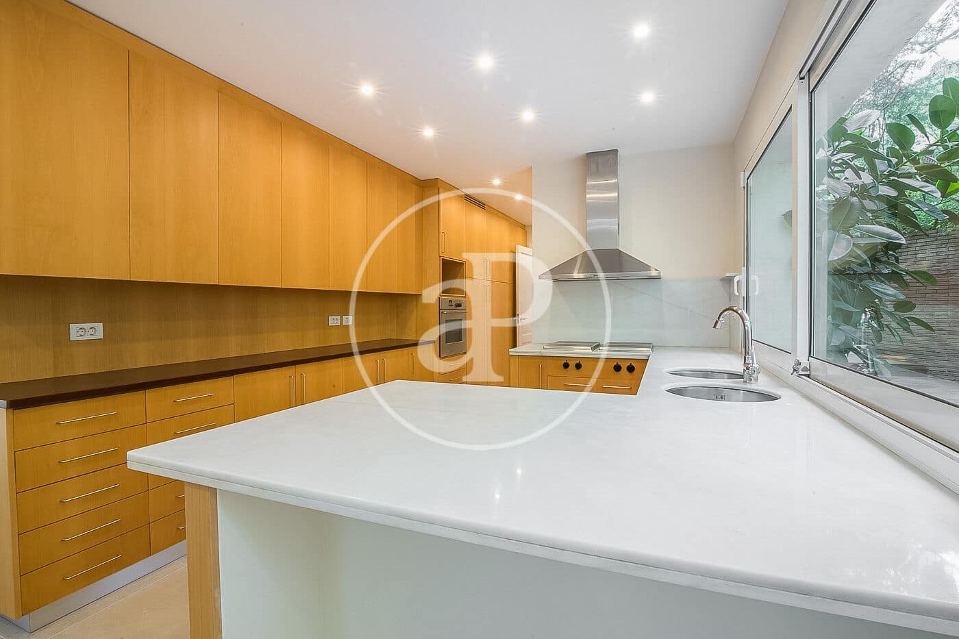 5 slaapkamer Villa te huur in Barcelona stad met zwembad - € 12.500 (Ref: 9303518)