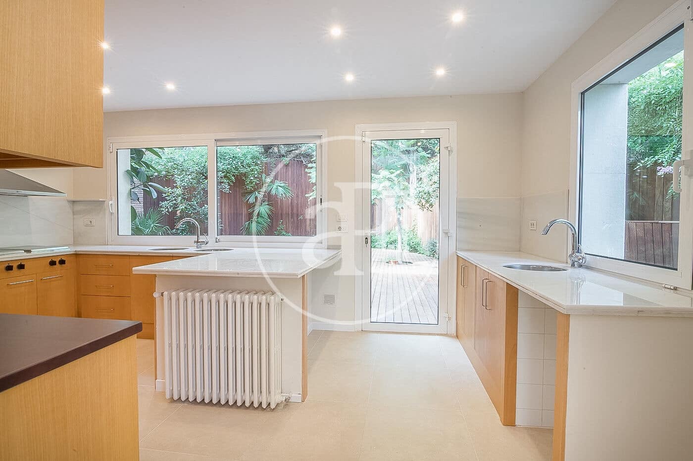 5 slaapkamer Villa te huur in Barcelona stad met zwembad - € 12.500 (Ref: 9303518)