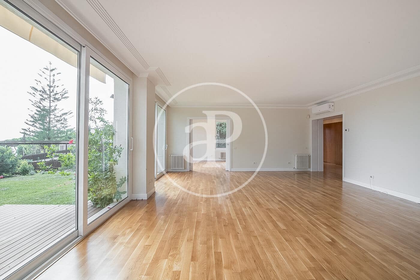 5 slaapkamer Villa te huur in Barcelona stad met zwembad - € 12.500 (Ref: 9303518)
