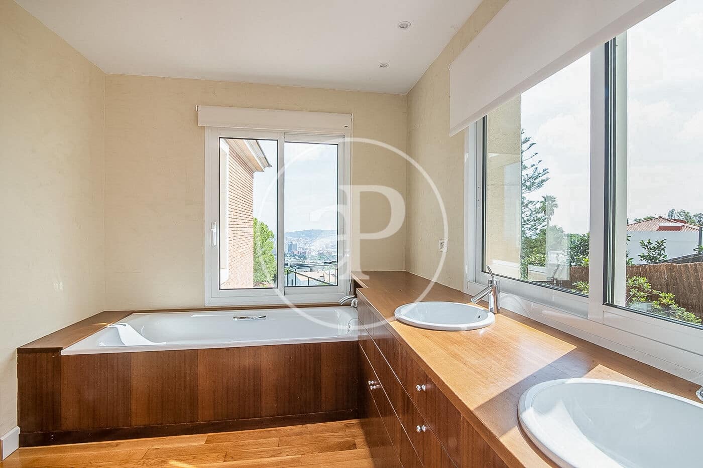 5 slaapkamer Villa te huur in Barcelona stad met zwembad - € 12.500 (Ref: 9303518)