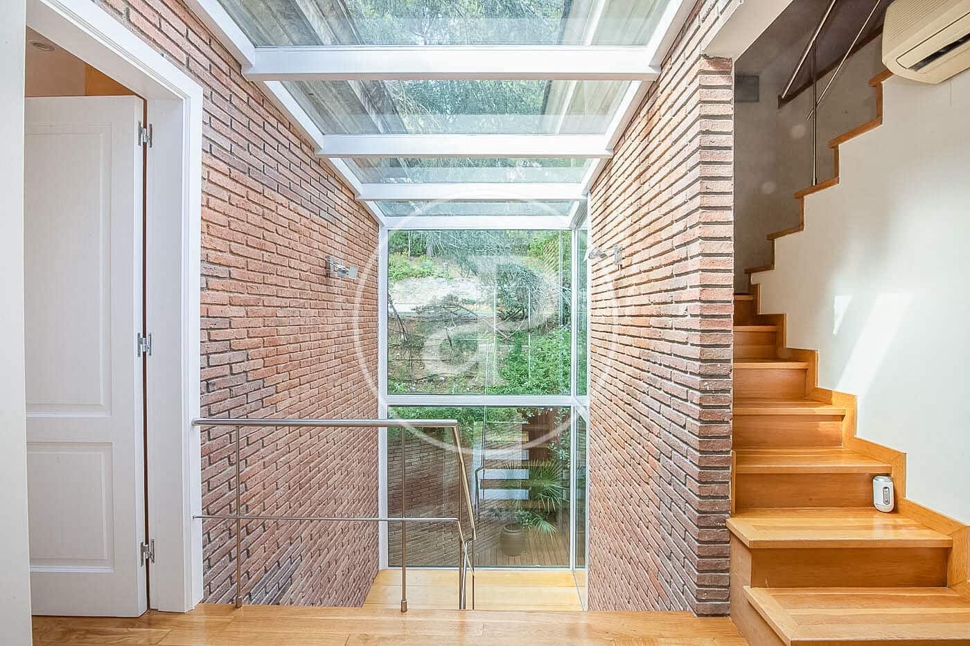 5 slaapkamer Villa te huur in Barcelona stad met zwembad - € 12.500 (Ref: 9303518)