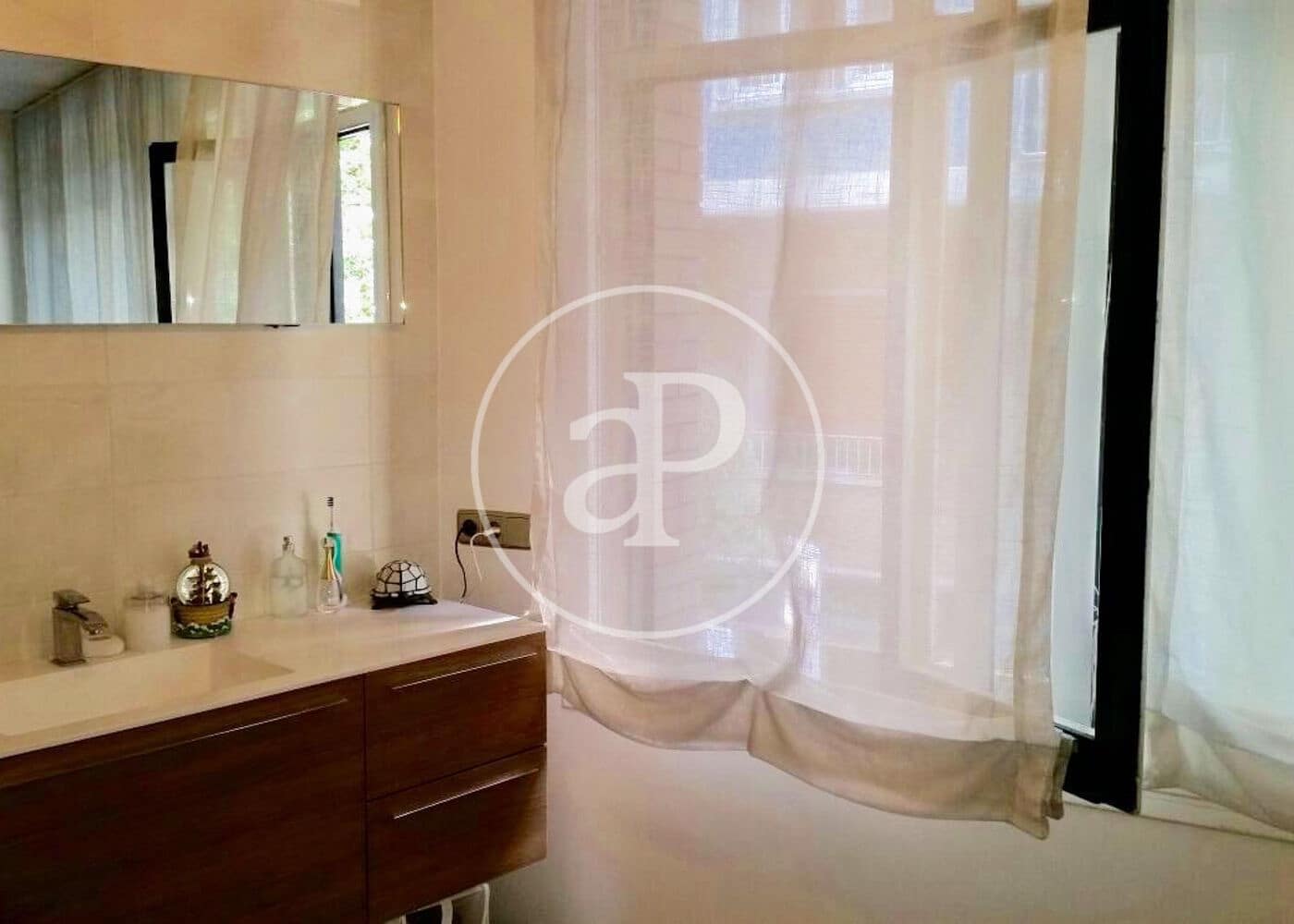 3 bedroom Apartment for rent in Barcelona city - € 1,605 (Ref: 9308490)