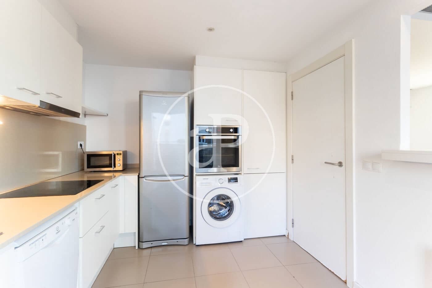 3 soveværelse Lejlighed til leje i Barcelona by - € 2.500 (Ref: 9312844)