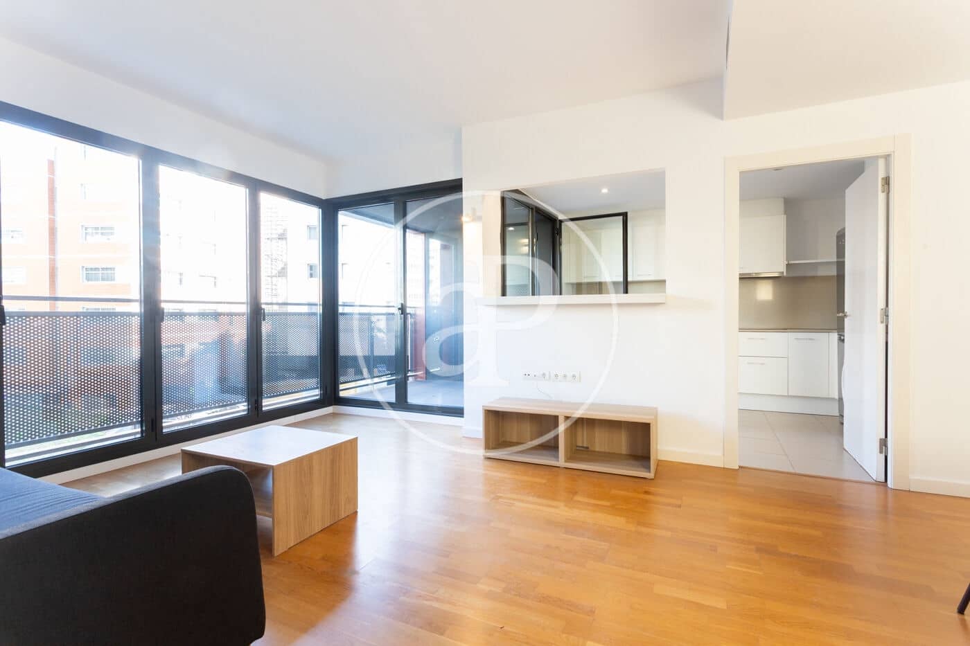 3 soveværelse Lejlighed til leje i Barcelona by - € 2.500 (Ref: 9312844)