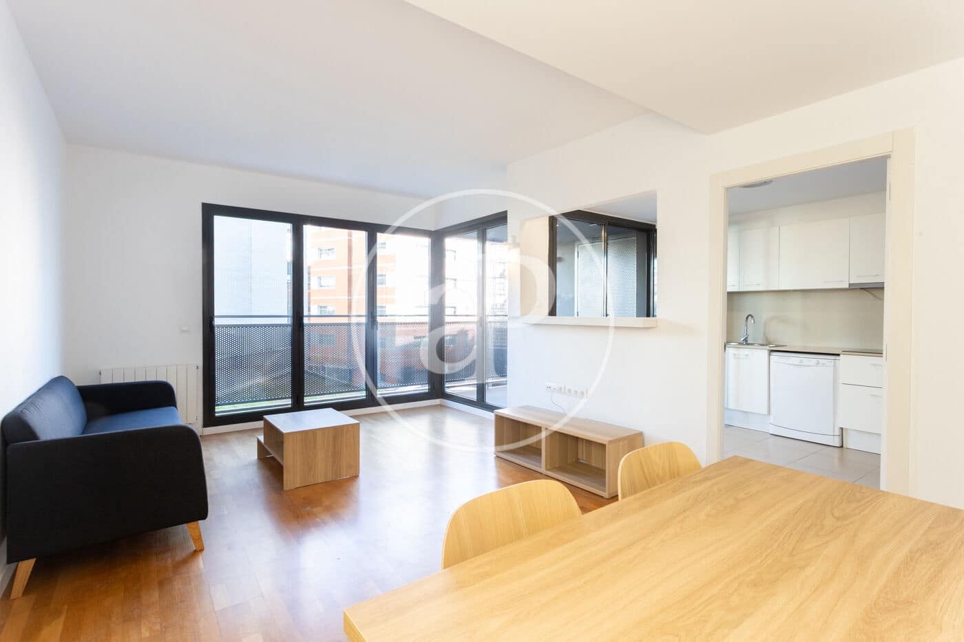 3 soveværelse Lejlighed til leje i Barcelona by - € 2.500 (Ref: 9312844)