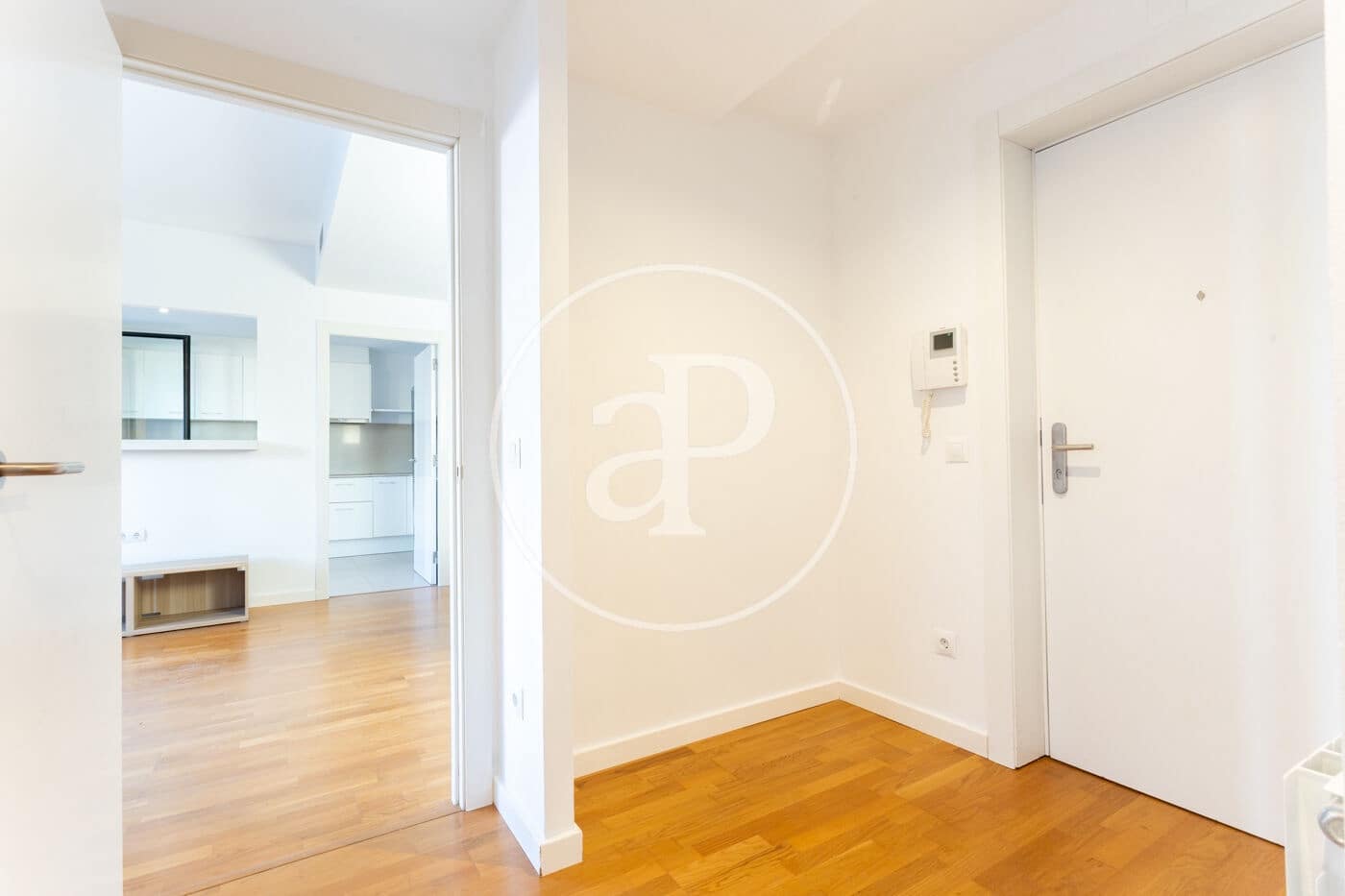 3 soveværelse Lejlighed til leje i Barcelona by - € 2.500 (Ref: 9312844)