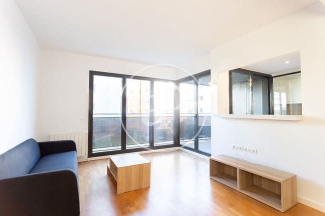Appartement de 3 chambres à louer à El Poblenou, Barcelone ville - 2 500 € (Ref: 9312844)