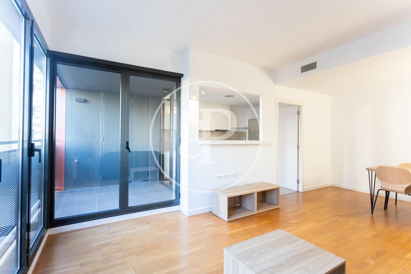 3 soveværelse Lejlighed til leje i Barcelona by - € 2.500 (Ref: 9312844)