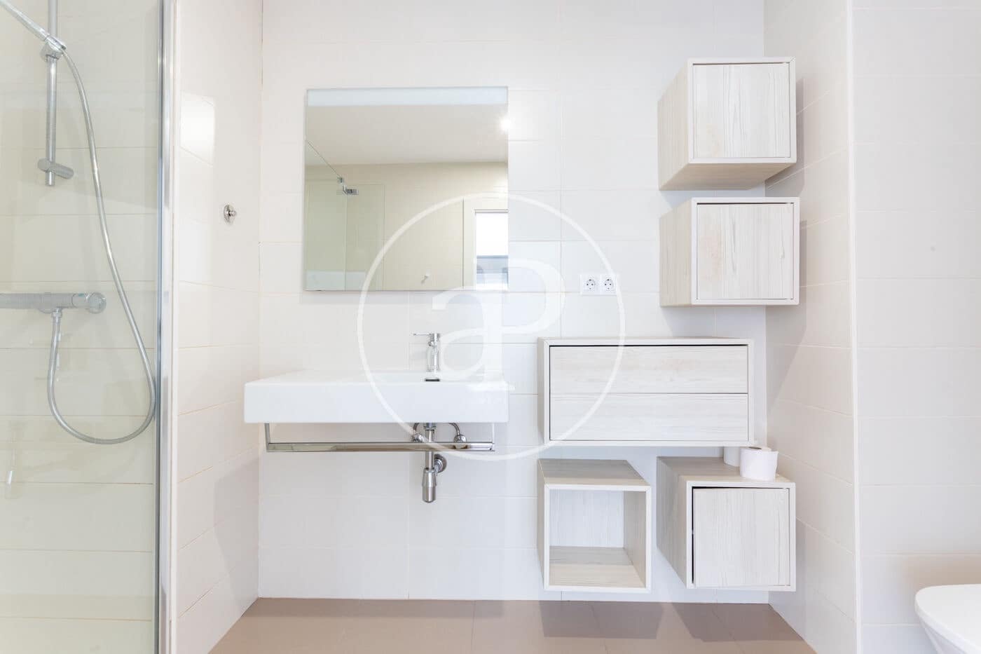 3 soveværelse Lejlighed til leje i Barcelona by - € 2.500 (Ref: 9312844)