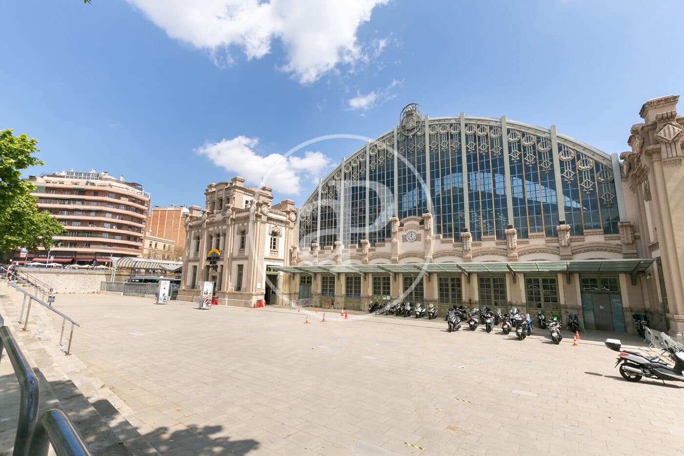 3 bedroom Apartment for rent in Barcelona city - € 2,500 (Ref: 9312844)