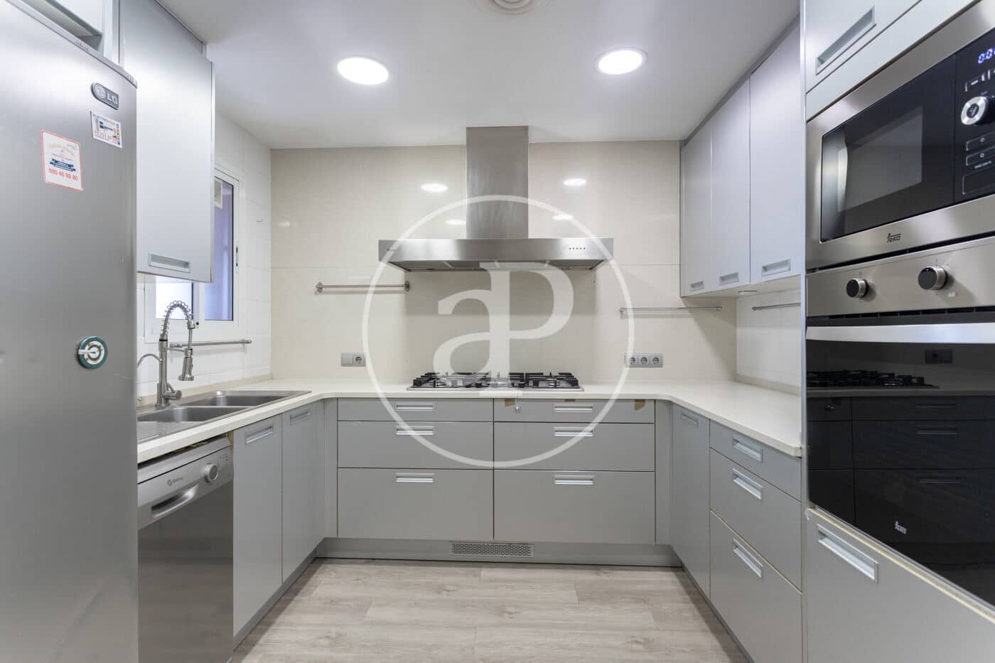 4 bedroom Penthouse for rent in Barcelona city - € 4,900 (Ref: 9312846)