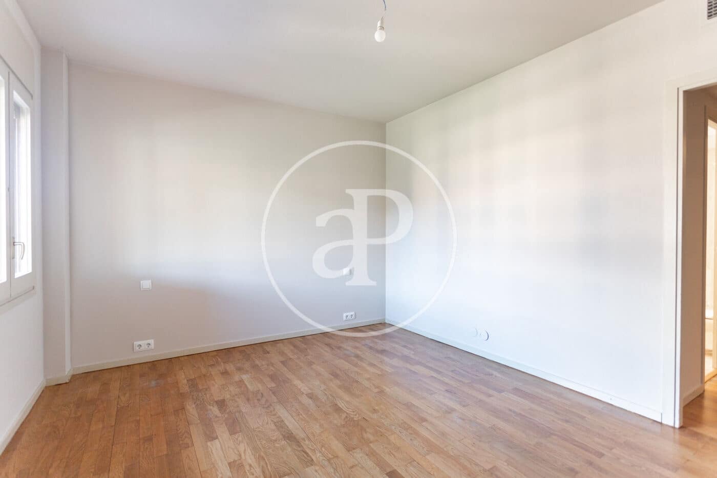 4 bedroom Penthouse for rent in Barcelona city - € 4,900 (Ref: 9312846)